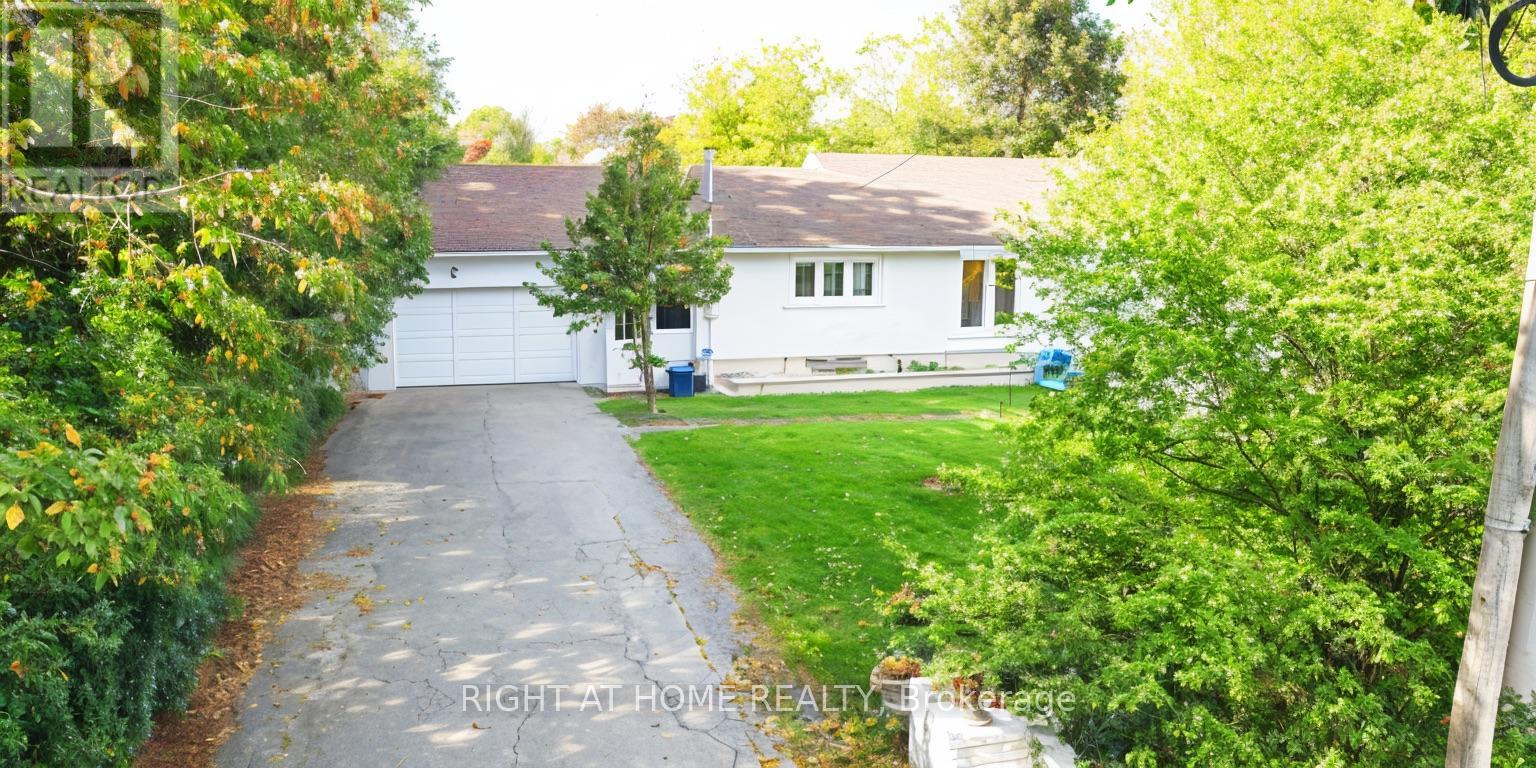 6 MANORCREST DRIVE, Toronto, Ontario