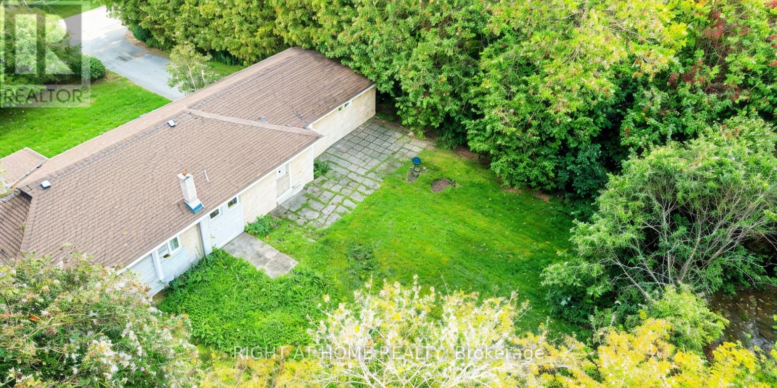 6 Manorcrest Drive, Toronto, Ontario  M2N 5K1 - Photo 5 - C12587186