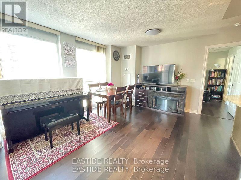 1409 - 763 Bay Street, Toronto, Ontario  M5G 2R3 - Photo 2 - C12587192