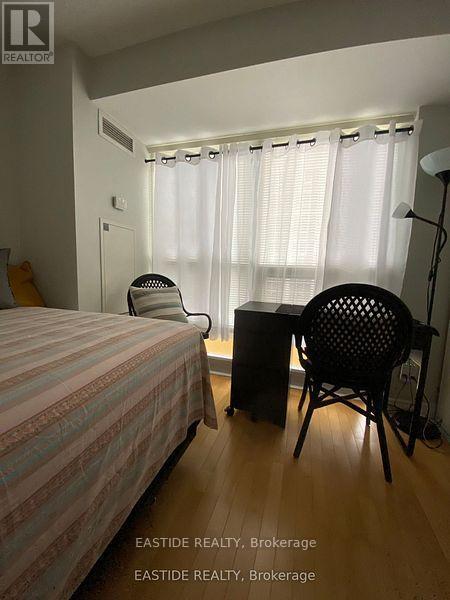 1409 - 763 Bay Street, Toronto, Ontario  M5G 2R3 - Photo 4 - C12587192