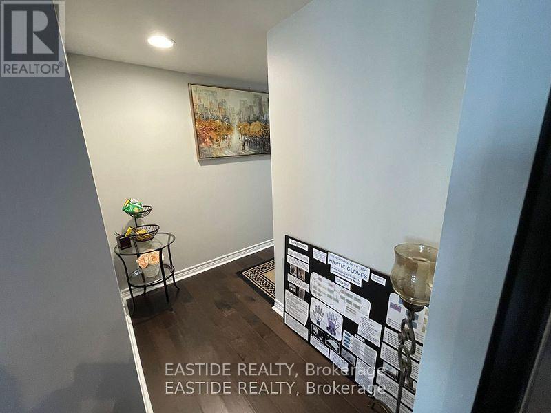 1409 - 763 Bay Street, Toronto, Ontario  M5G 2R3 - Photo 6 - C12587192