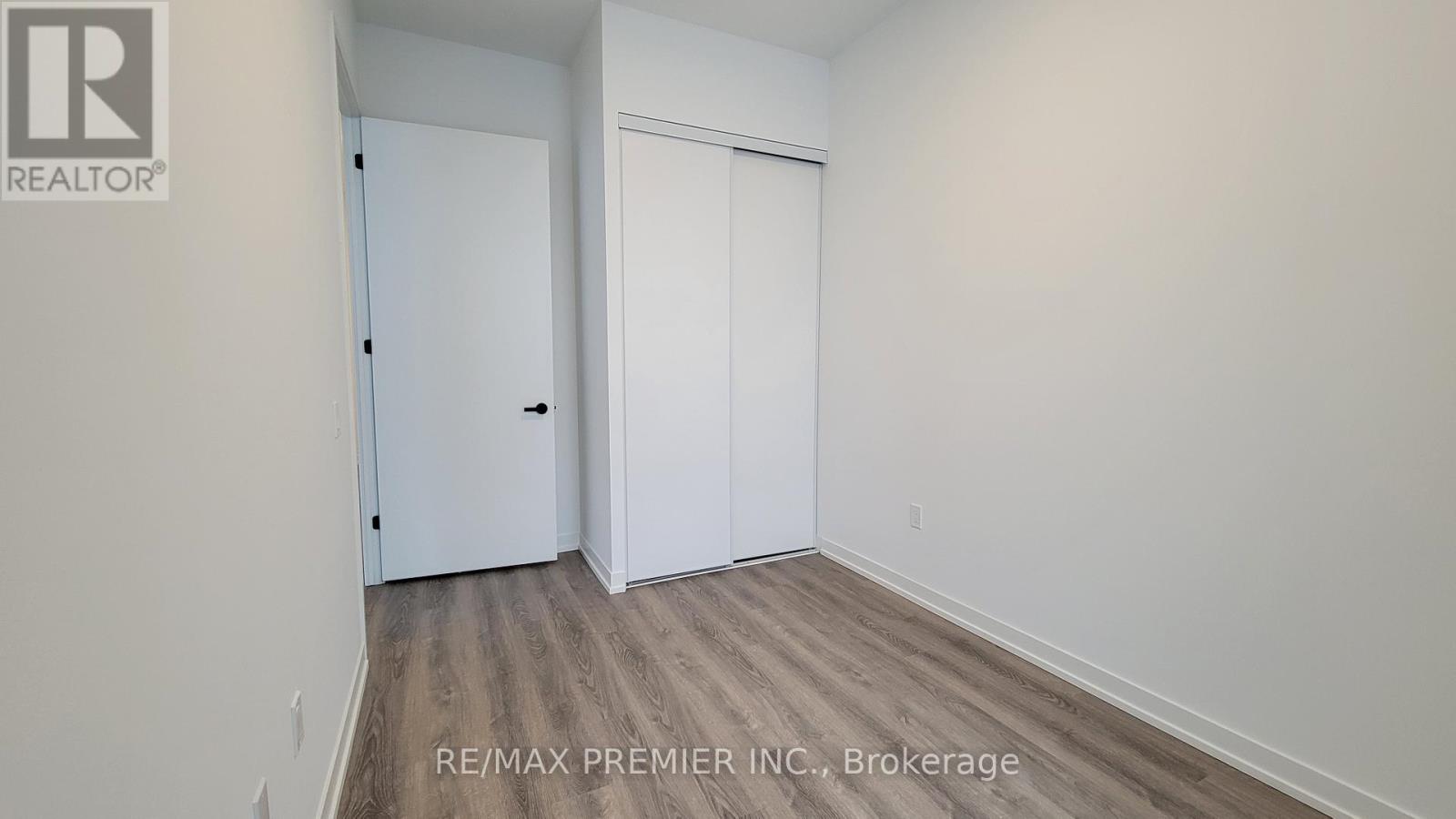 618 - 8 Interchange Way, Vaughan, Ontario  L4K 5Z7 - Photo 14 - N12587200