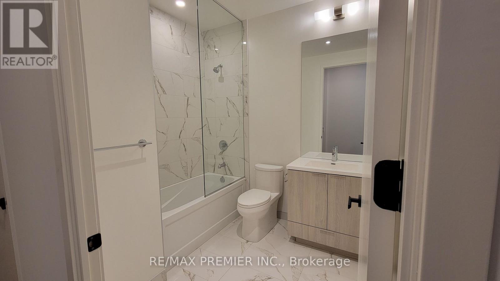 618 - 8 Interchange Way, Vaughan, Ontario  L4K 5Z7 - Photo 16 - N12587200