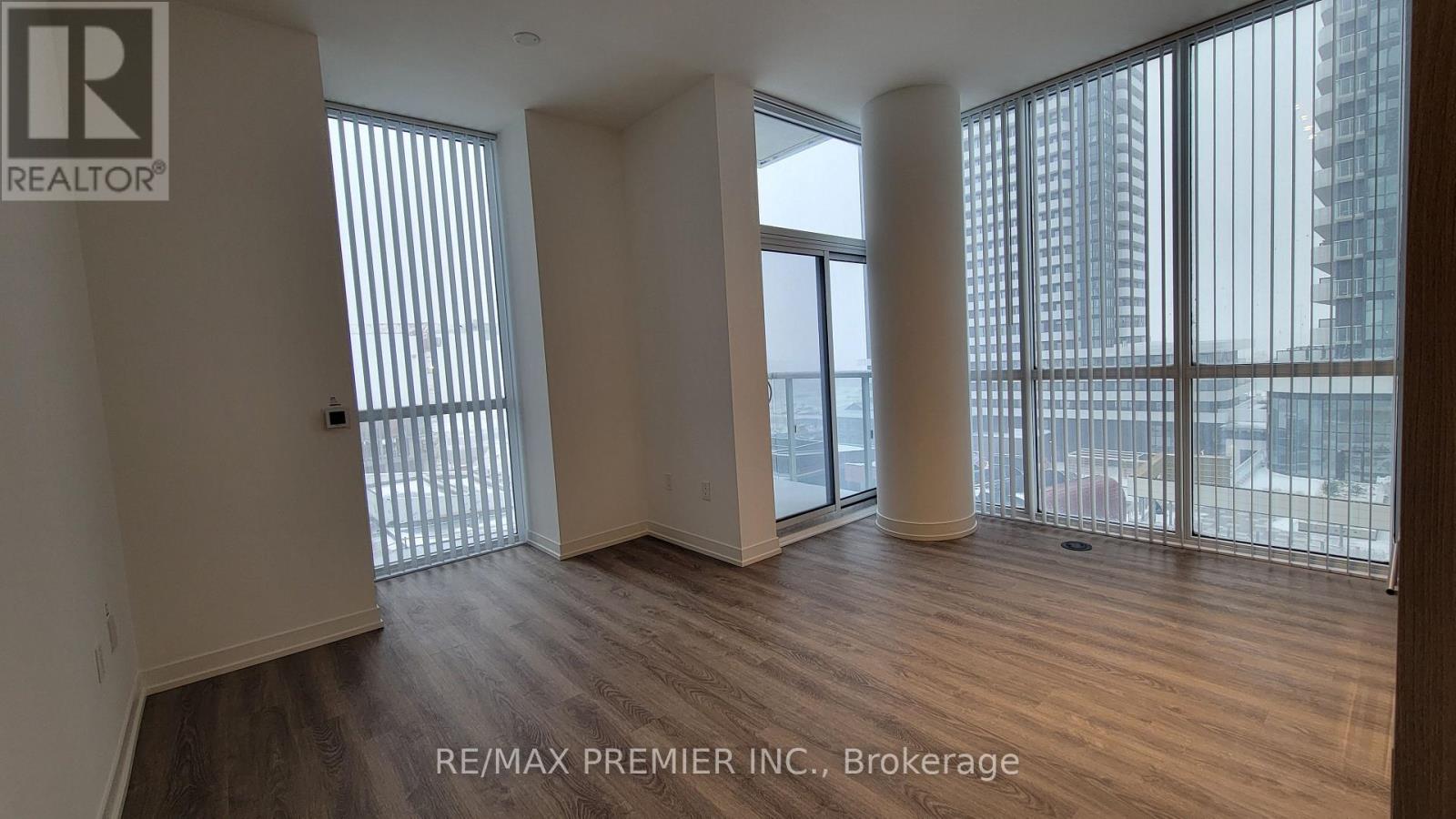 618 - 8 Interchange Way, Vaughan, Ontario  L4K 5Z7 - Photo 7 - N12587200