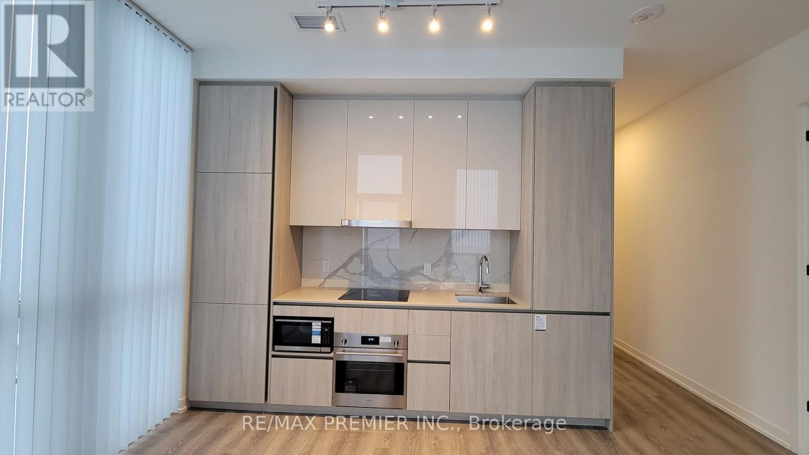 618 - 8 Interchange Way, Vaughan, Ontario  L4K 5Z7 - Photo 8 - N12587200