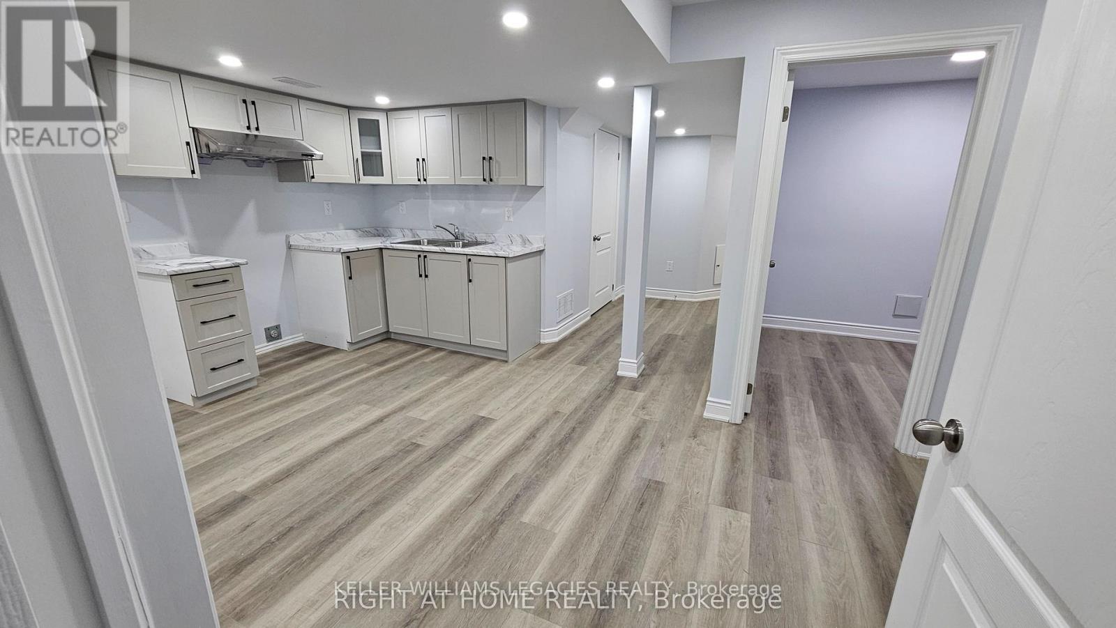 6 Marine Drive, Brampton, Ontario  L6R 2H6 - Photo 13 - W12587176