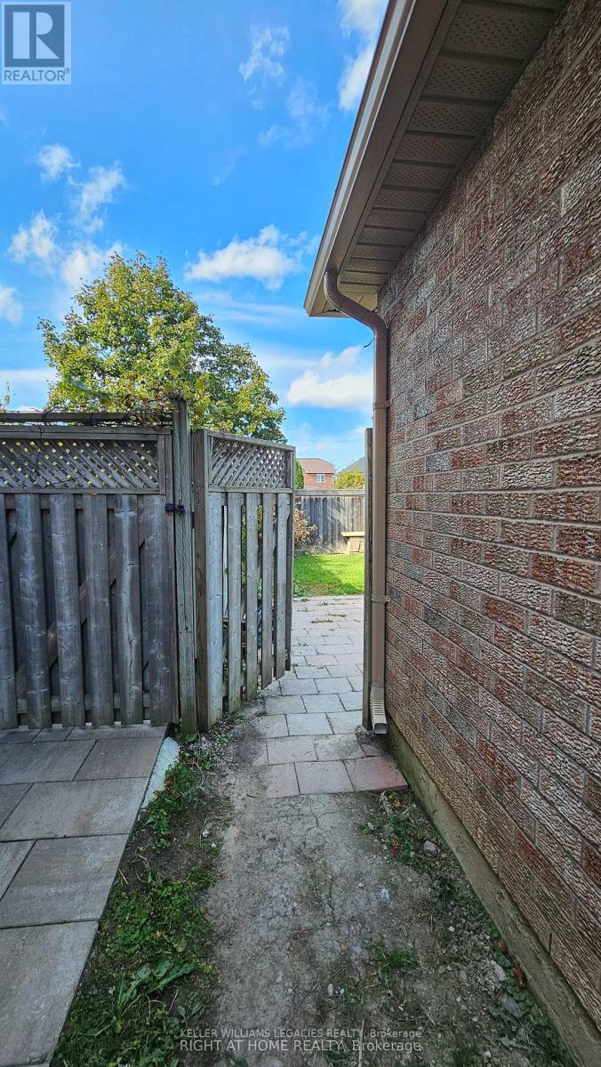 6 Marine Drive, Brampton, Ontario  L6R 2H6 - Photo 2 - W12587176