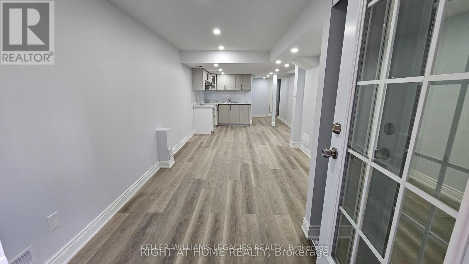 6 Marine Drive, Brampton, Ontario  L6R 2H6 - Photo 4 - W12587176