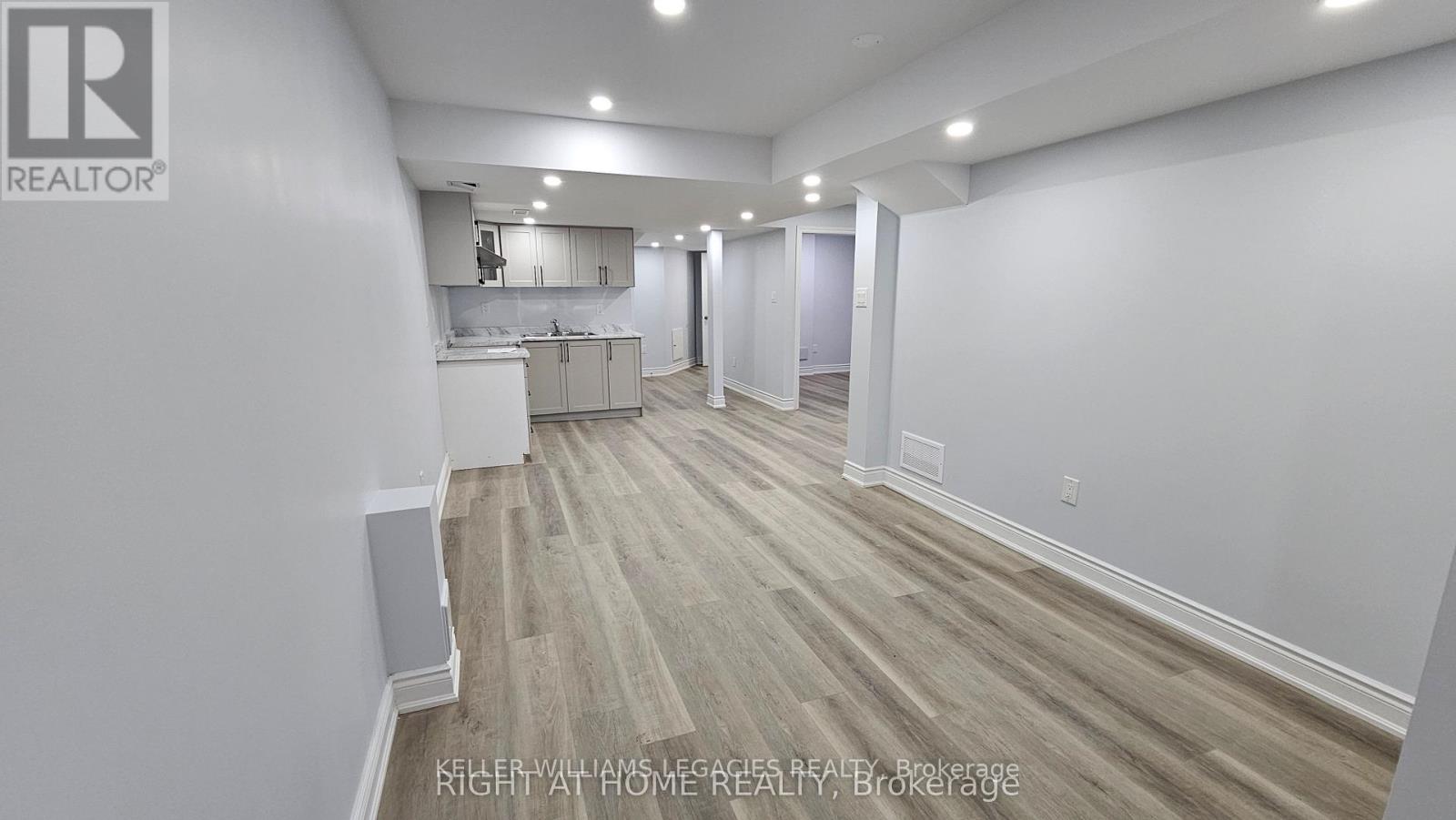 6 Marine Drive, Brampton, Ontario  L6R 2H6 - Photo 5 - W12587176