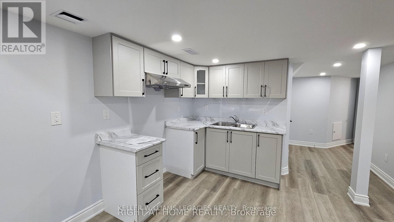 6 Marine Drive, Brampton, Ontario  L6R 2H6 - Photo 7 - W12587176