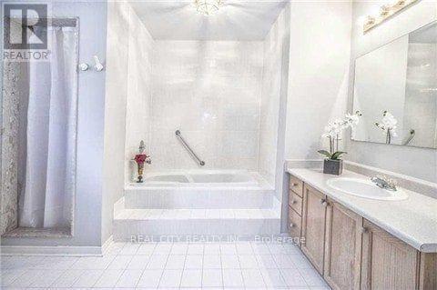 37 Bobcat Street, Brampton, Ontario  L6R 1C8 - Photo 17 - W12587184