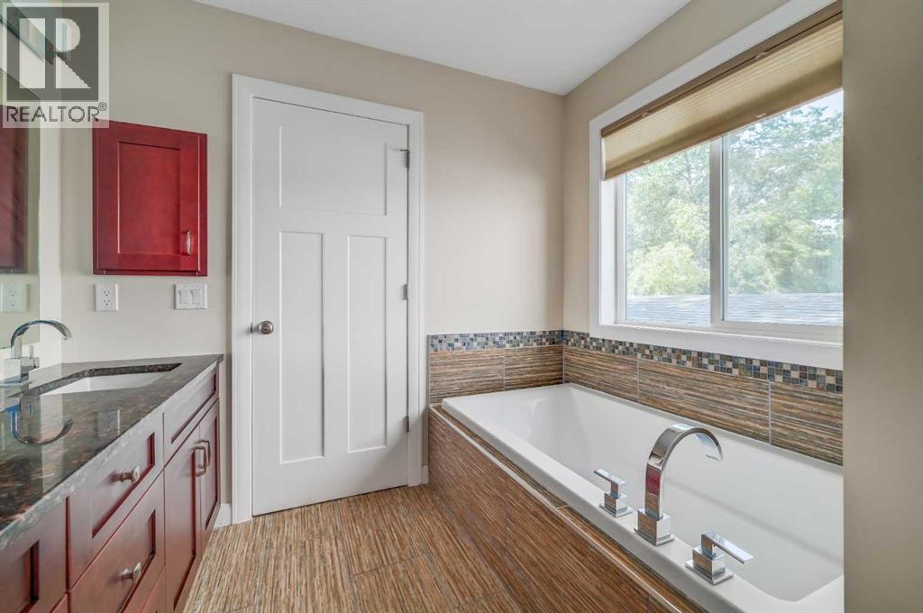 7418 36 Avenue Nw, Calgary, Alberta  T3B 1V3 - Photo 18 - A2261534