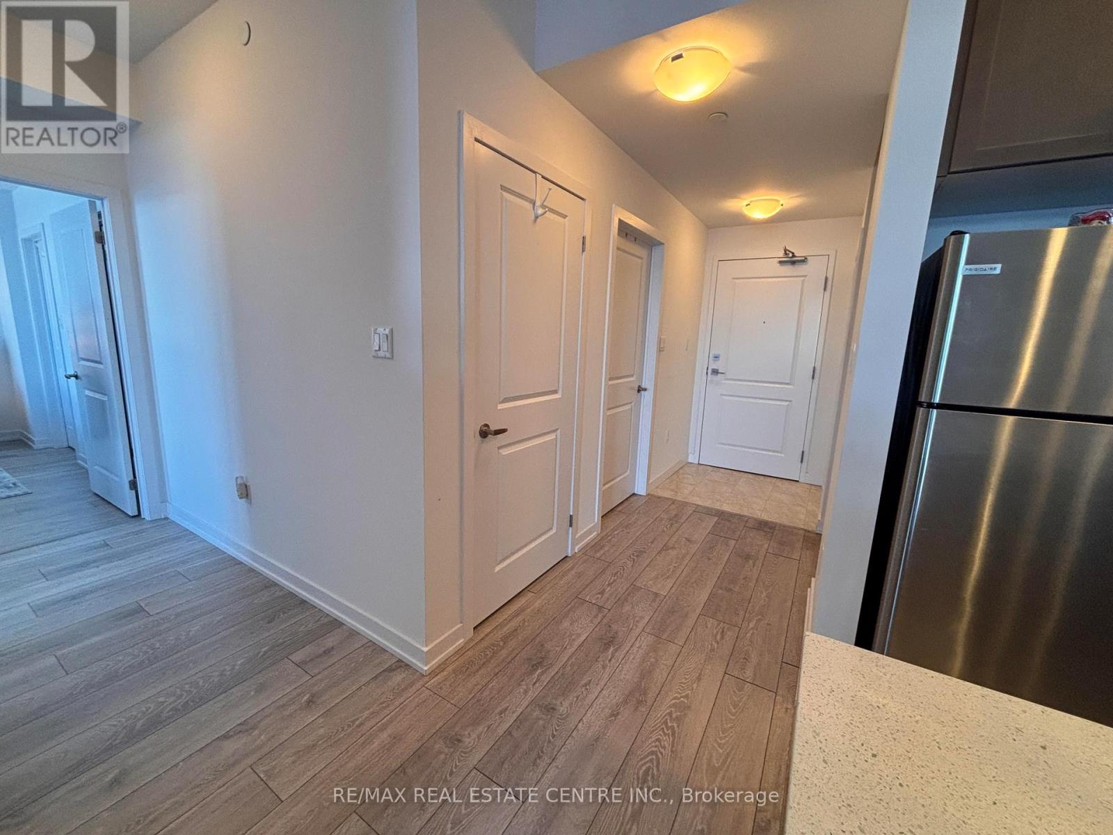 332 - 101 Shoreview Place, Hamilton, Ontario  L8E 0K3 - Photo 4 - X12579536