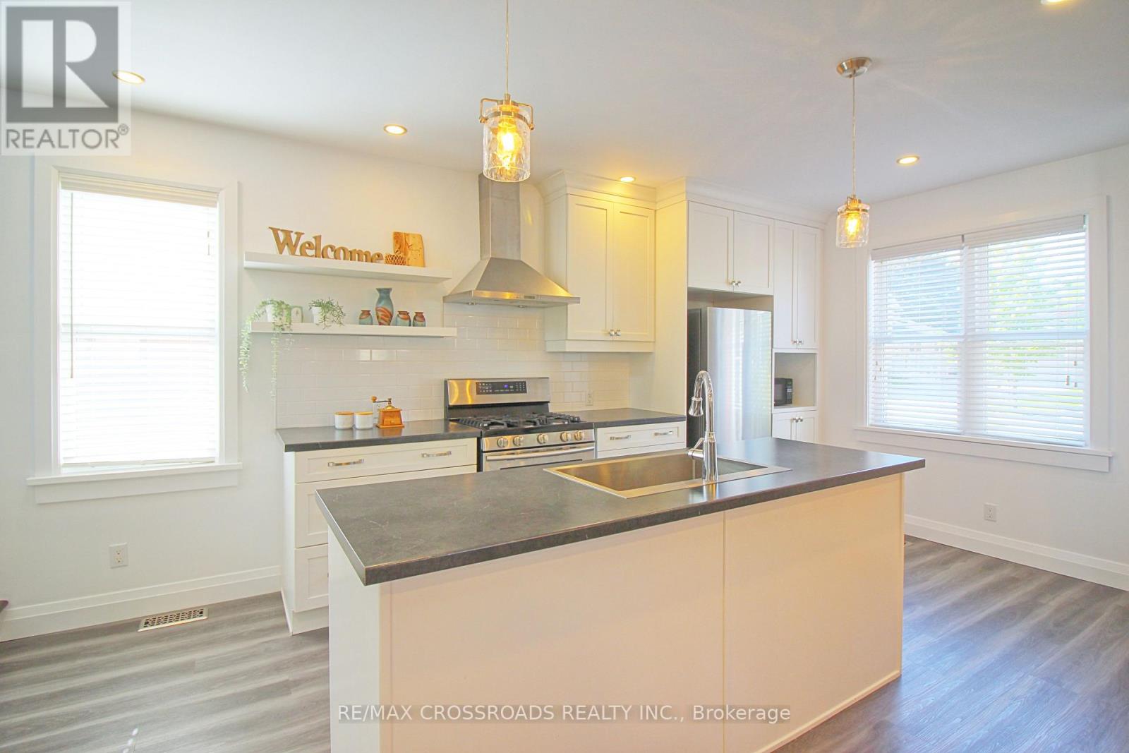 39 Young Street, Woolwich, Ontario  N0B 2N0 - Photo 9 - X12587206