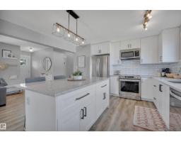 153 CAMELOT AV Corinthia Park