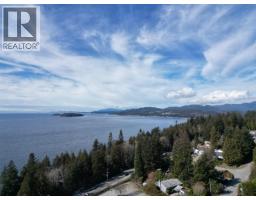 4934 GEER ROAD, Sechelt, British Columbia