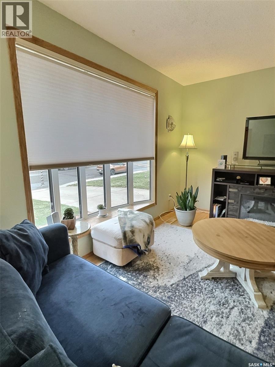 127 Mcdonald Road, Estevan, Saskatchewan  S4A 0B9 - Photo 3 - SK024914