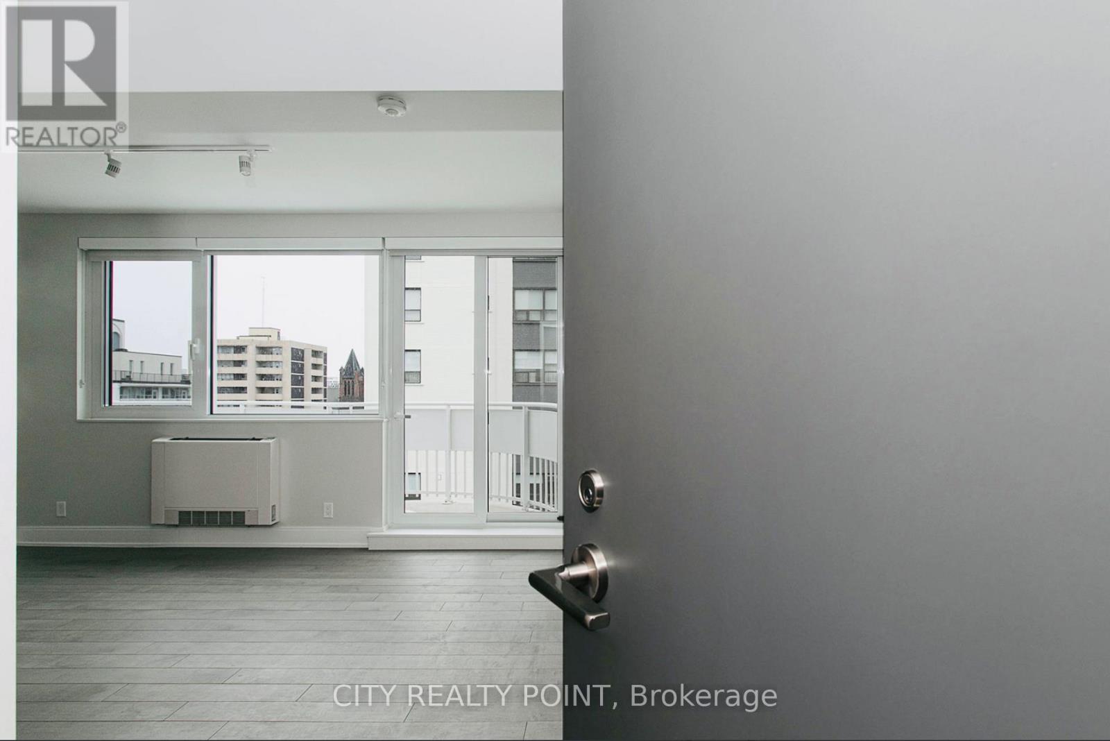 403 - 11 Walmer Road, Toronto, Ontario M5R 2W9 - Photo 16 - C12587214