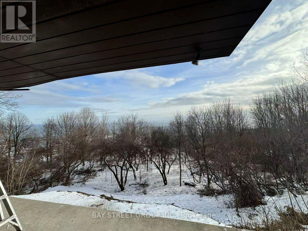 11 Redland Crescent W, Toronto, Ontario  M1M 1B4 - Photo 2 - E12587218