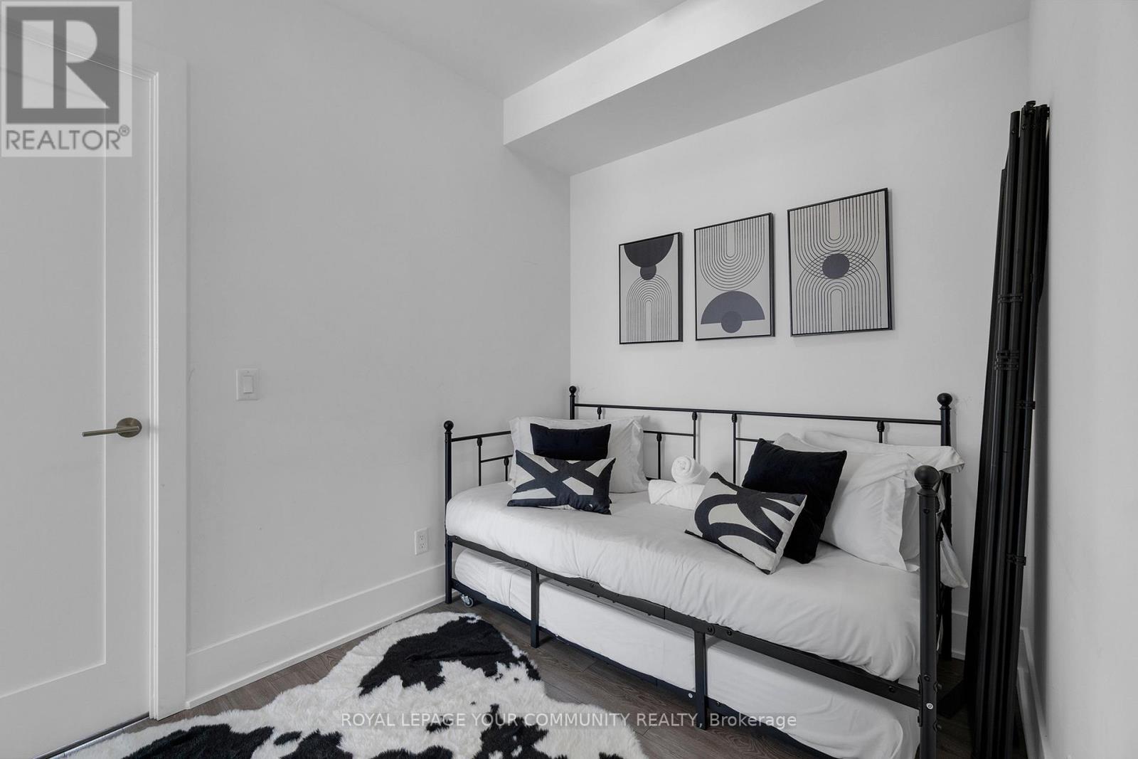 2912 - 300 Front Street, Toronto (Waterfront Communities), Ontario  M5V 0E9 - Photo 14 - C12574904