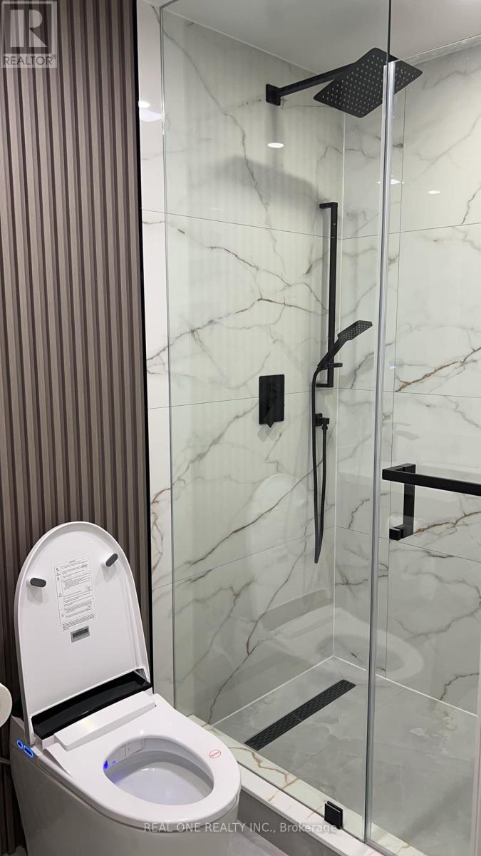 Upper Level - 3366 Strabane Drive, Mississauga, Ontario  L5C 1W7 - Photo 6 - W12587210