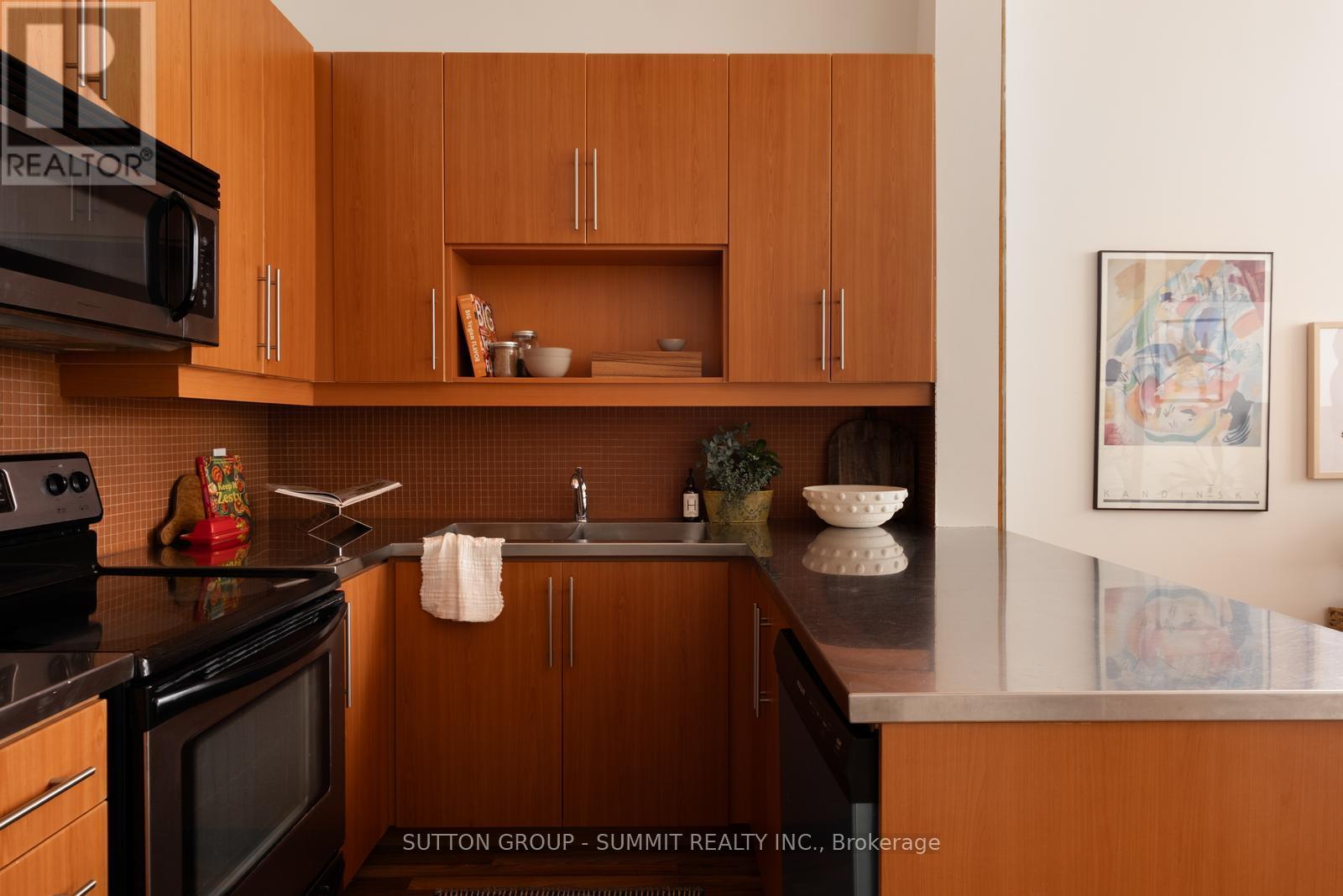 Ph5 - 2154 Dundas Street W, Toronto, Ontario M6R 1X3 - Photo 16 - W12587226