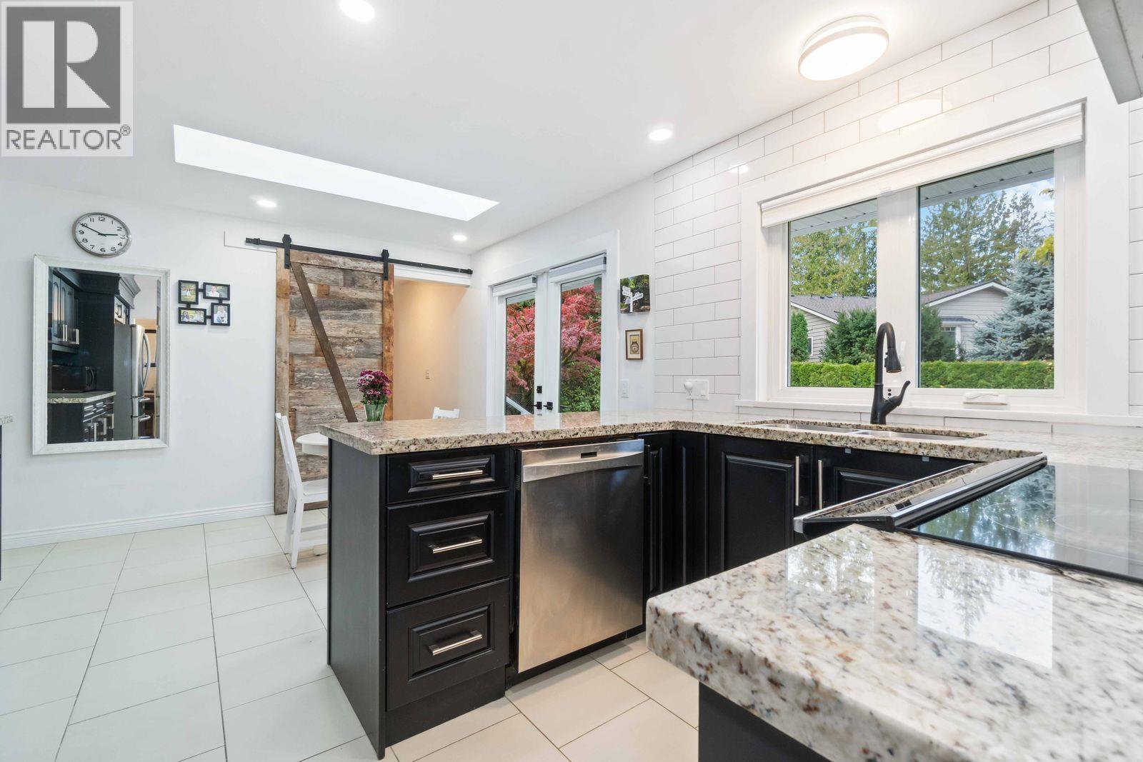 660 Gatensbury Street, Coquitlam, British Columbia V3J 5G8 - Photo 30 - R3070903