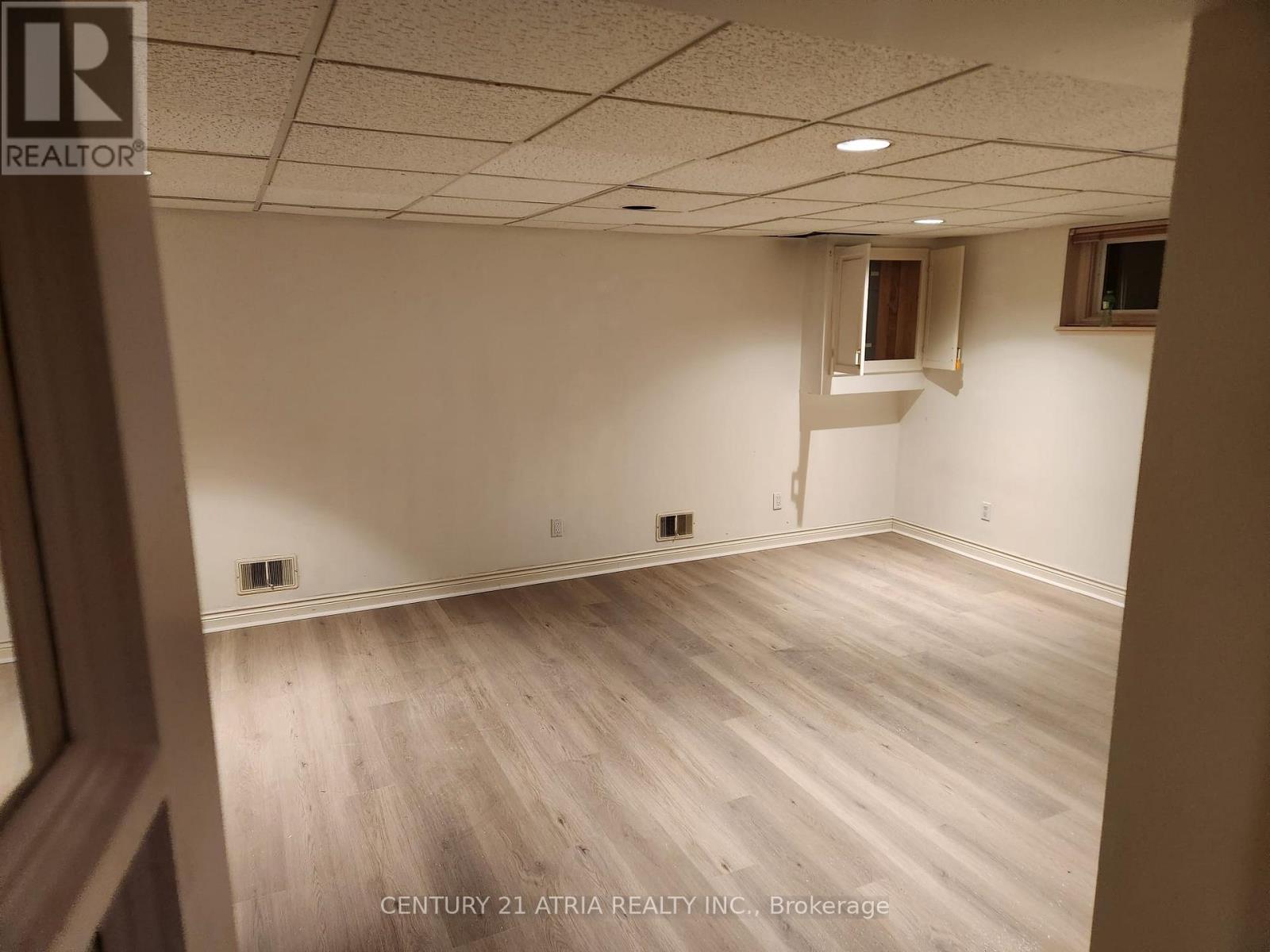 Lower Level - 1441 Clarkson Road N, Mississauga, Ontario L5J 2W7 - Photo 4 - W12587246