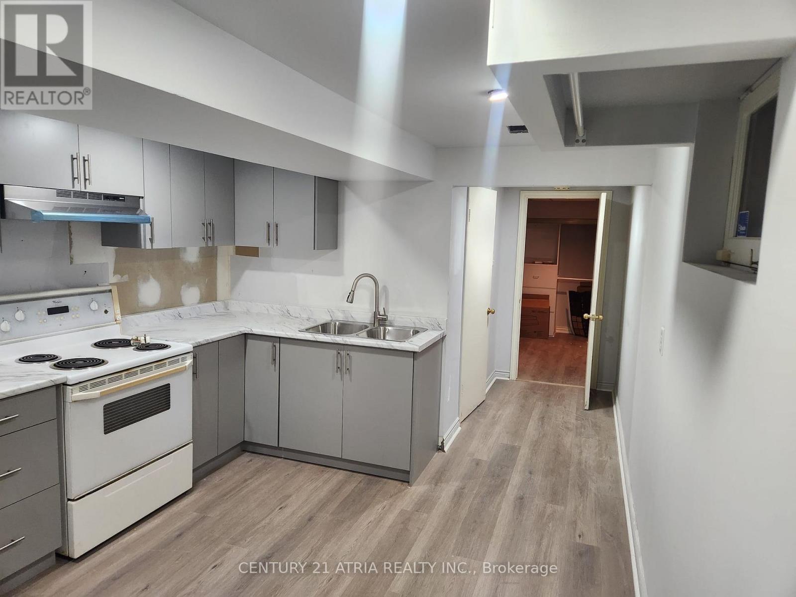 Lower Level - 1441 Clarkson Road N, Mississauga, Ontario L5J 2W7 - Photo 6 - W12587246