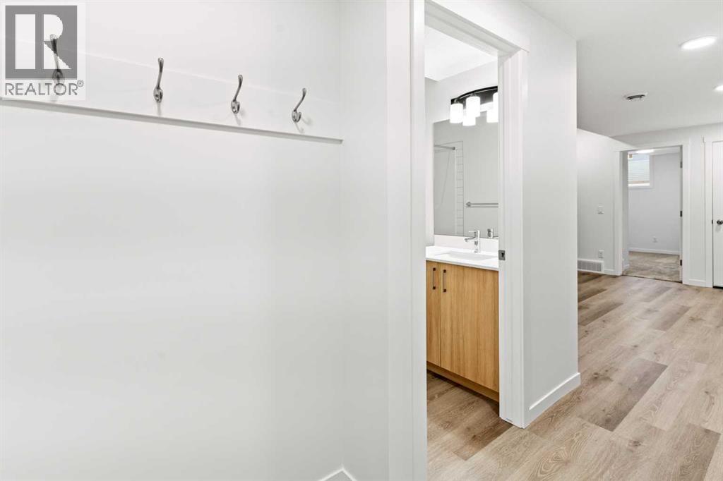 918 Creekside Boulevard Sw, Calgary, Alberta  T2X 5G8 - Photo 13 - A2268874