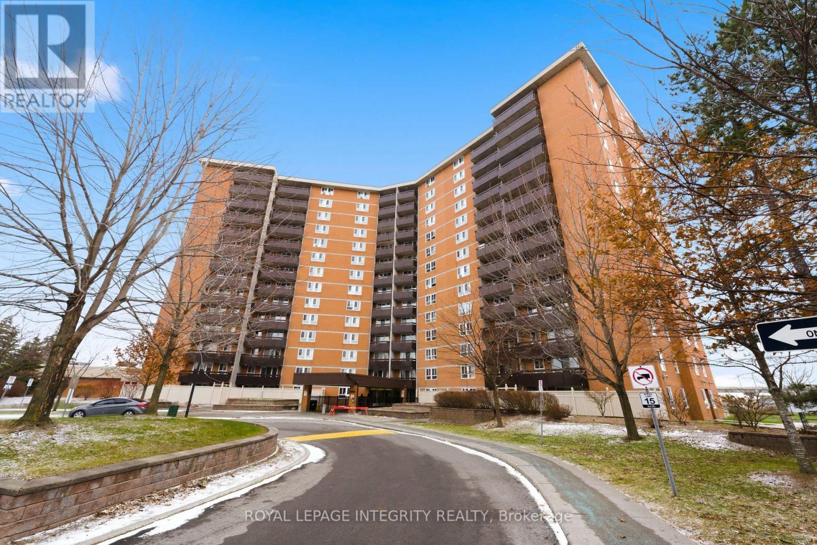 401 - 2000 Jasmine Crescent, Ottawa, Ontario K1J 8K4 - Photo 1 - X12587256