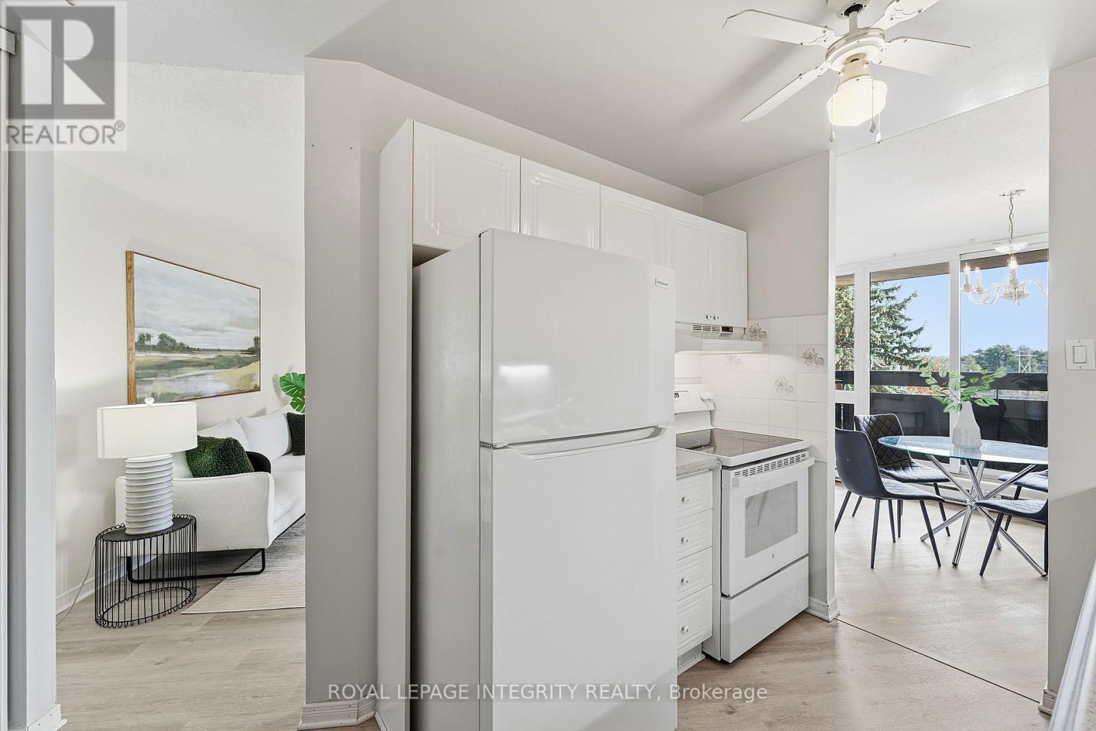 401 - 2000 Jasmine Crescent, Ottawa, Ontario K1J 8K4 - Photo 13 - X12587256