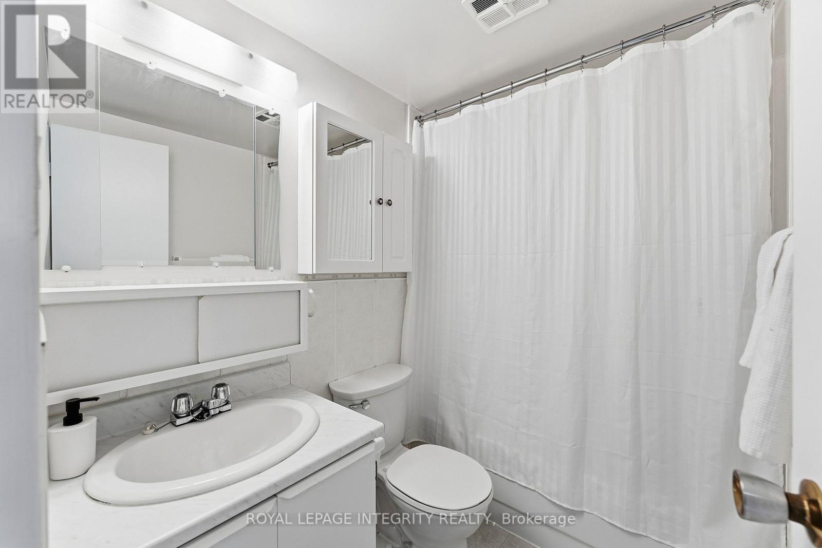 401 - 2000 Jasmine Crescent, Ottawa, Ontario K1J 8K4 - Photo 18 - X12587256