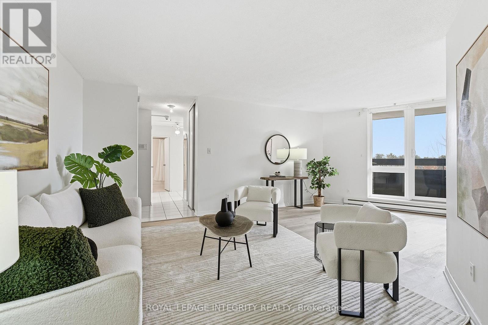 401 - 2000 Jasmine Crescent, Ottawa, Ontario K1J 8K4 - Photo 4 - X12587256