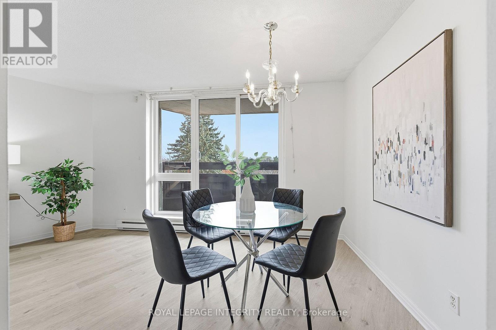 401 - 2000 Jasmine Crescent, Ottawa, Ontario K1J 8K4 - Photo 7 - X12587256