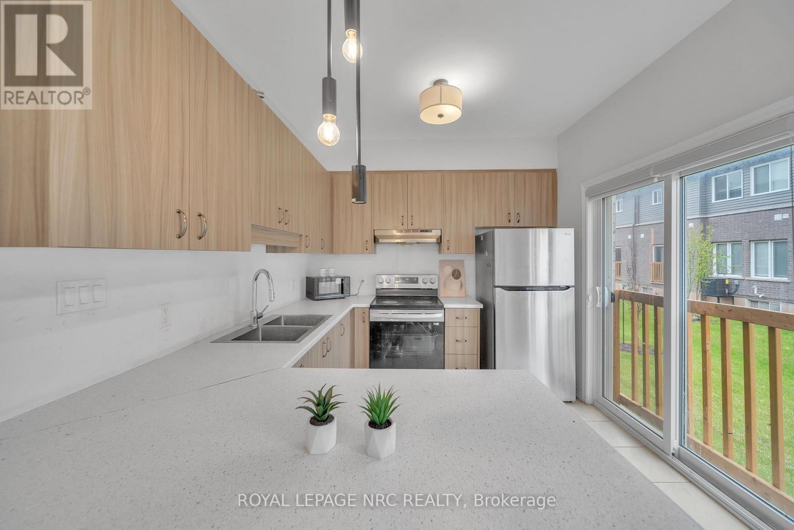 120 Renfrew Trail S, Welland, Ontario  L3C 0K2 - Photo 9 - X12587264