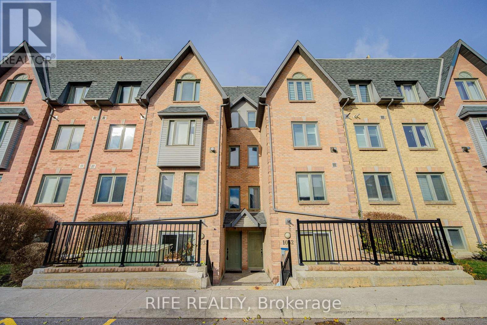 1033 - 75 WELDRICK ROAD E, Richmond Hill, Ontario