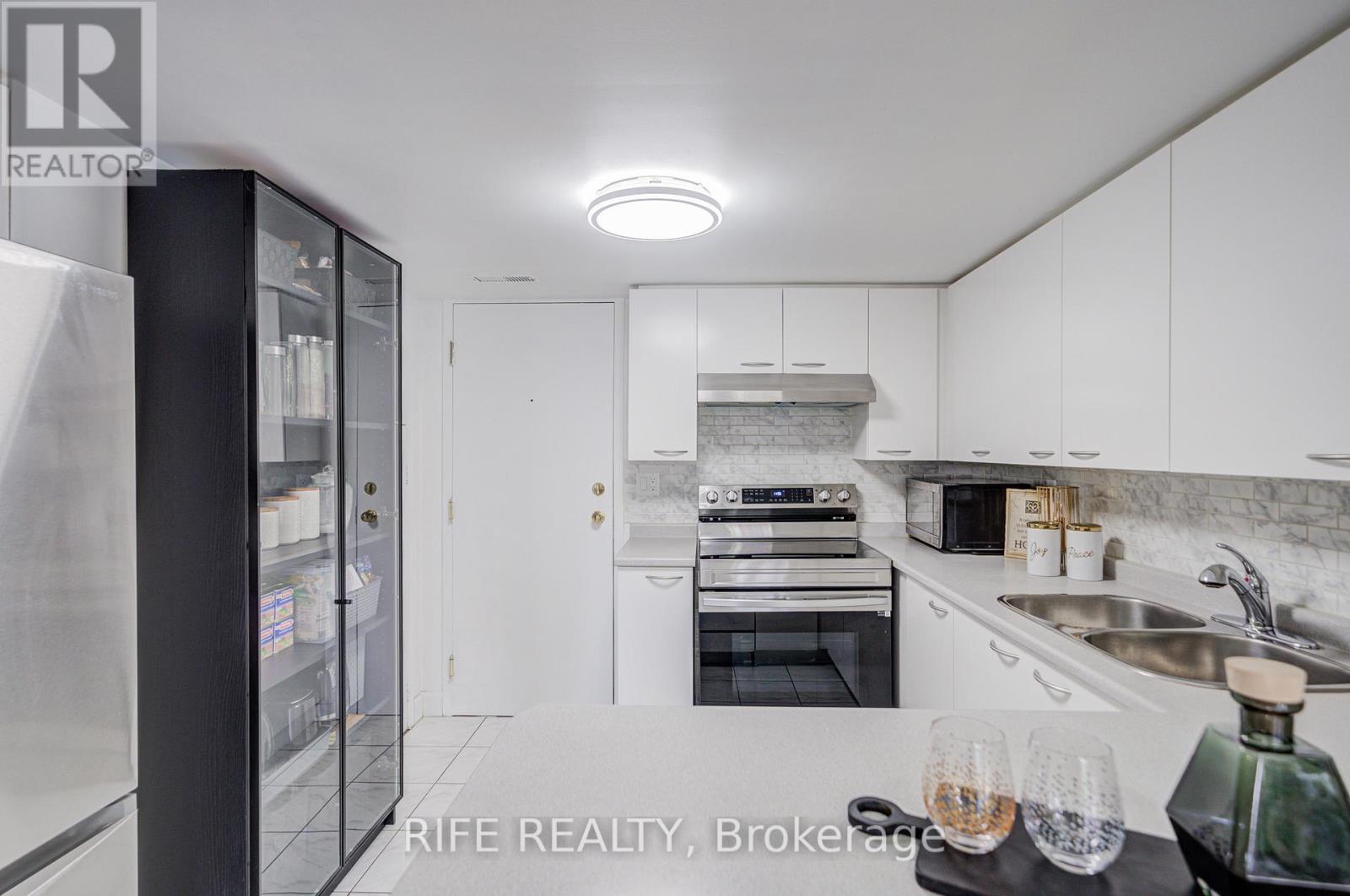 1033 - 75 Weldrick Road E, Richmond Hill, Ontario L4C 0H9 - Photo 7 - N12587282