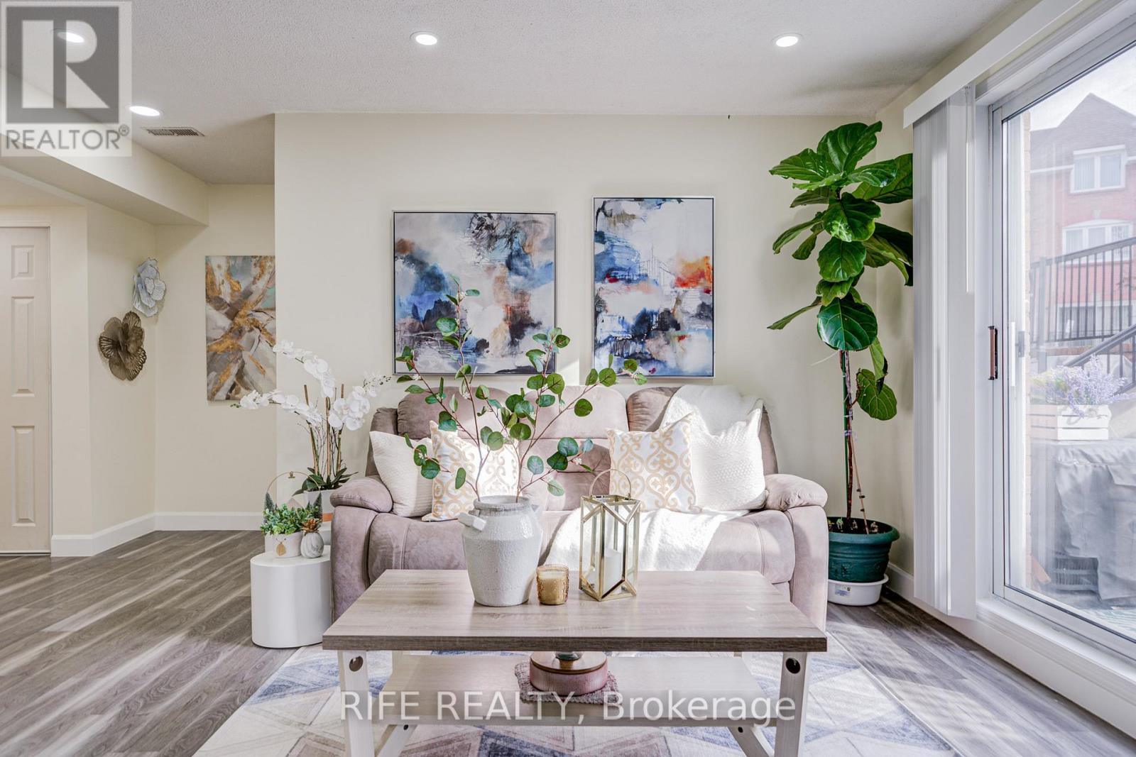 1033 - 75 Weldrick Road E, Richmond Hill, Ontario L4C 0H9 - Photo 9 - N12587282