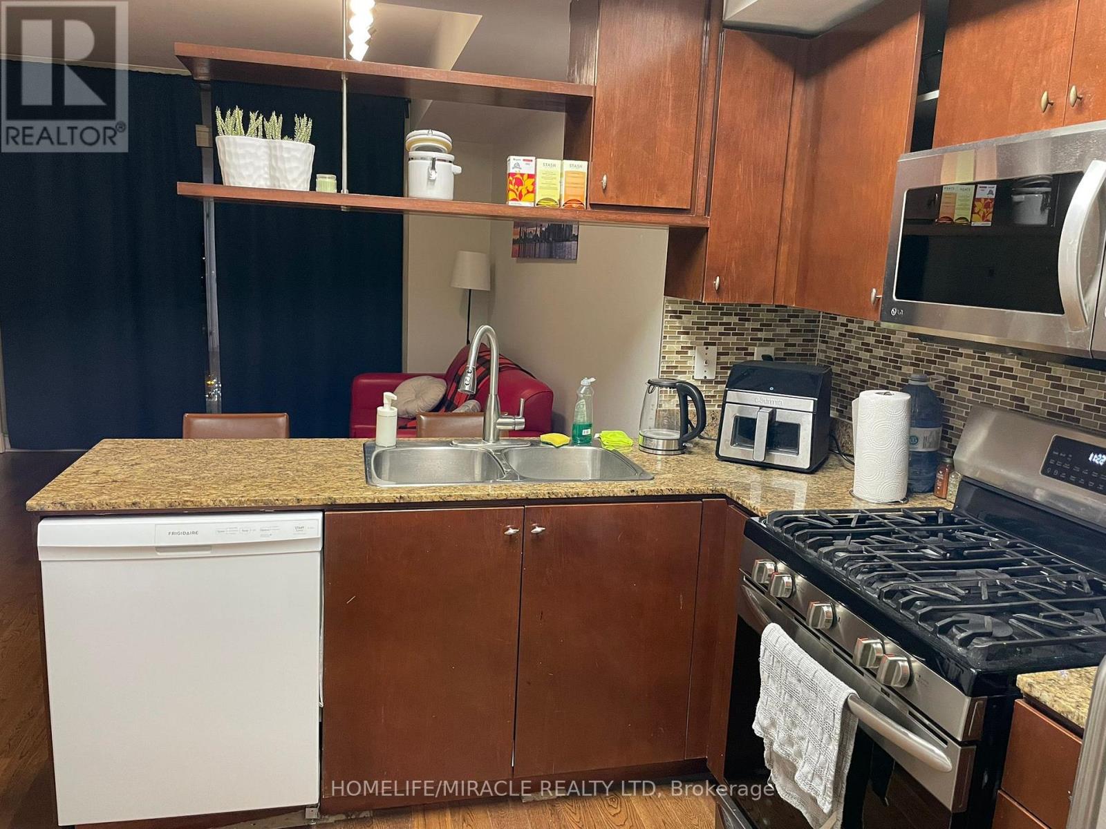 2805 - 35 Mariner Terrace, Toronto, Ontario M5V 3V9 - Photo 5 - C12587314