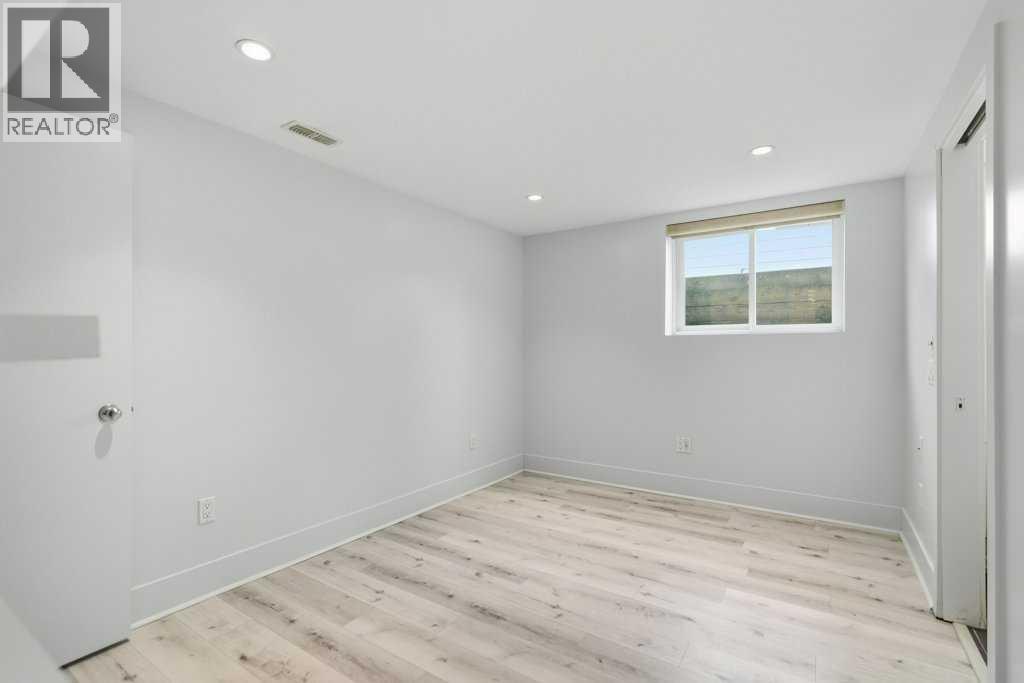 3124 Leduc Crescent Sw, Calgary, Alberta  T3E 5W9 - Photo 25 - A2270400