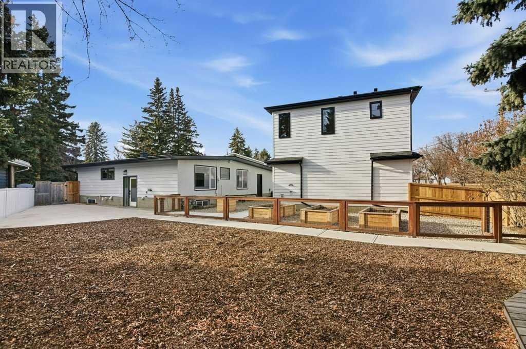 3124 Leduc Crescent Sw, Calgary, Alberta  T3E 5W9 - Photo 3 - A2270400