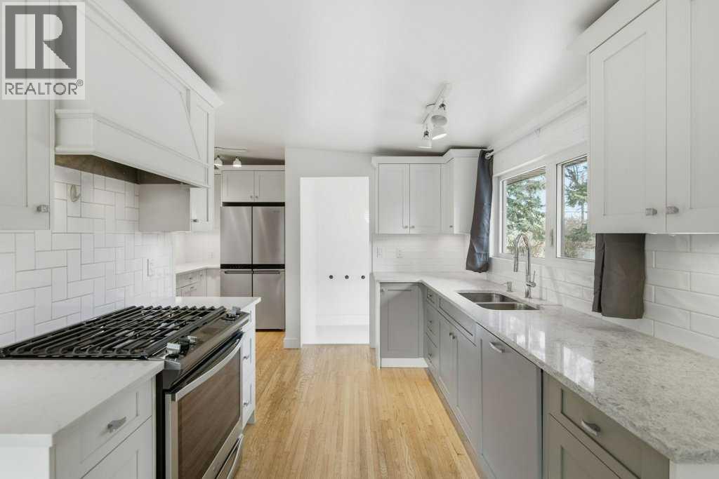 3124 Leduc Crescent Sw, Calgary, Alberta  T3E 5W9 - Photo 9 - A2270400