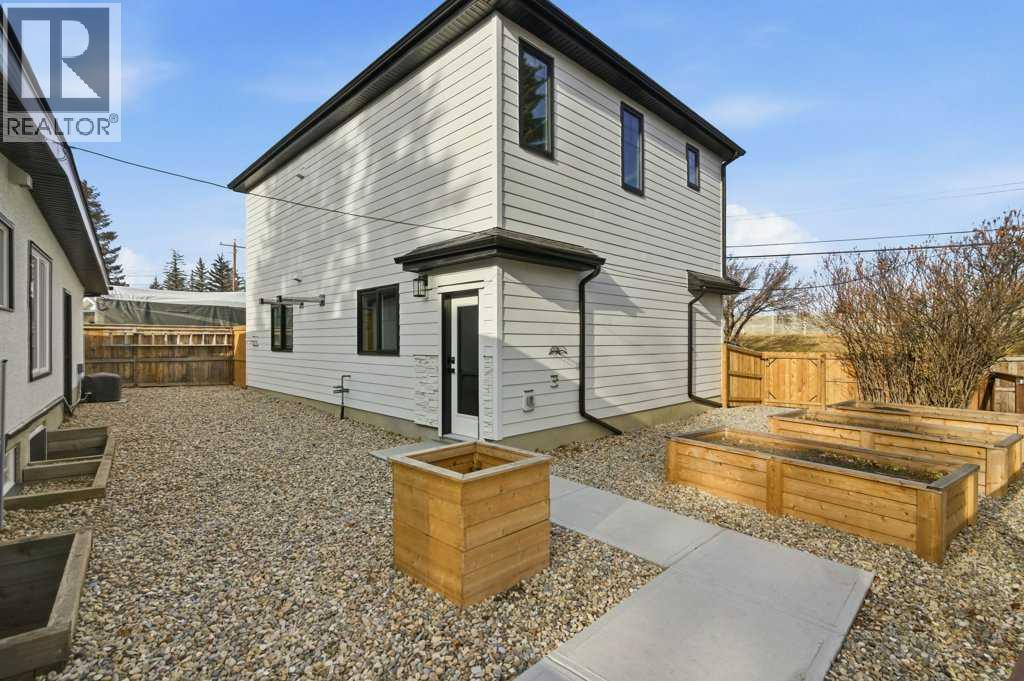 3124 Leduc Crescent Sw, Calgary, Alberta  T3E 5W9 - Photo 35 - A2270400