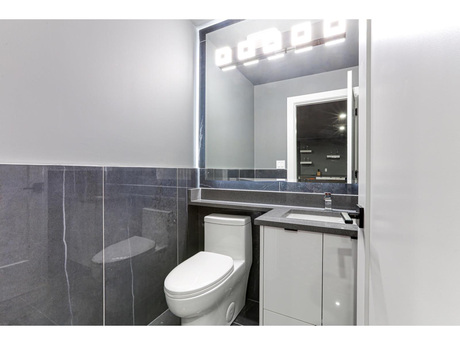 19649 31a Avenue, Langley, British Columbia  V2Z 0B2 - Photo 38 - R3070438