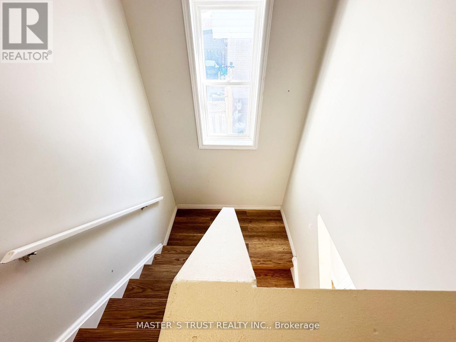 802 Greenfield Crescent, Newmarket, Ontario L3Y 3B3 - Photo 11 - N12587304