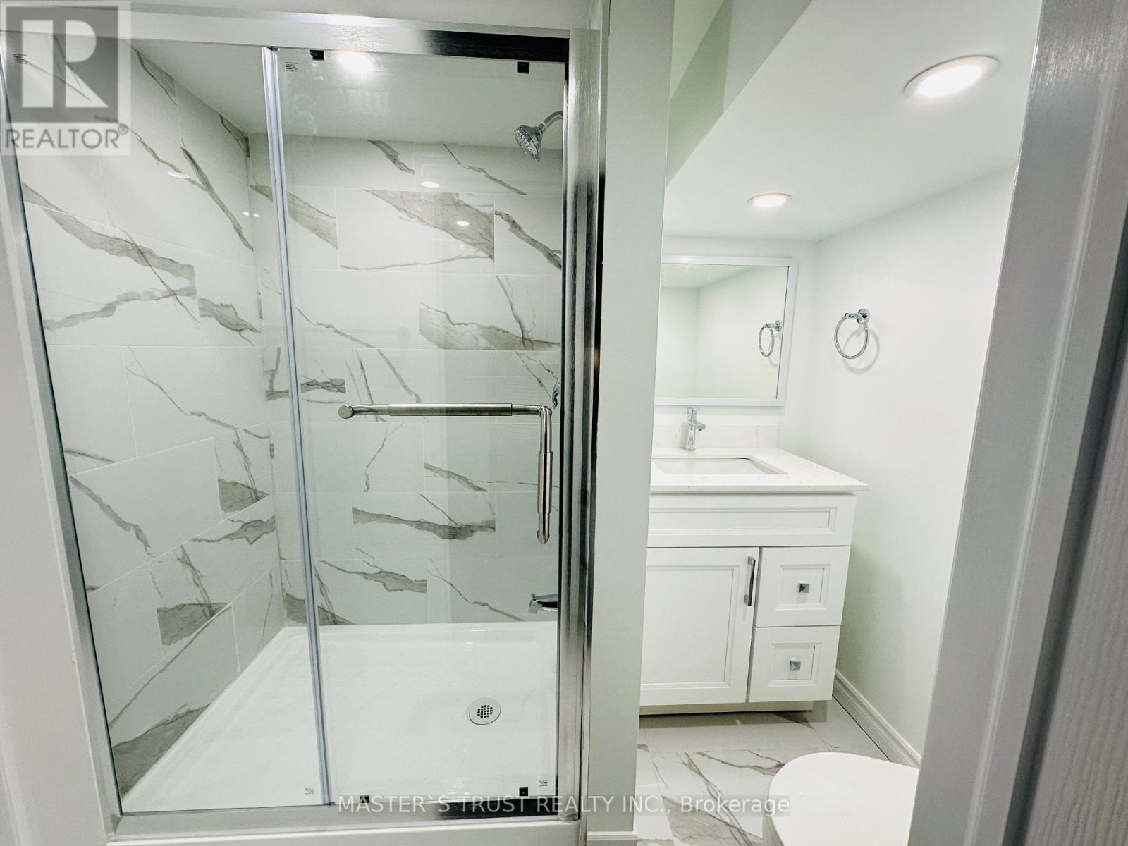 802 Greenfield Crescent, Newmarket, Ontario L3Y 3B3 - Photo 17 - N12587304