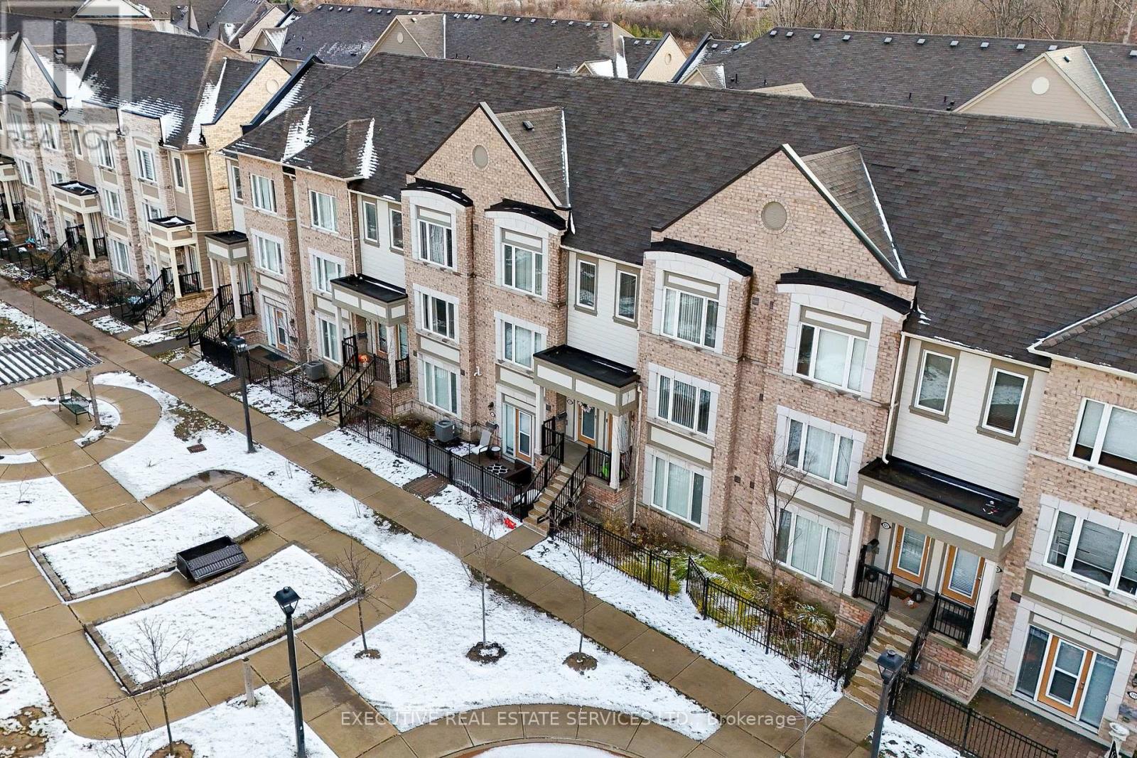 123 - 1 Beckenrose Court, Brampton, Ontario L6Y 6G2 - Photo 2 - W12587288