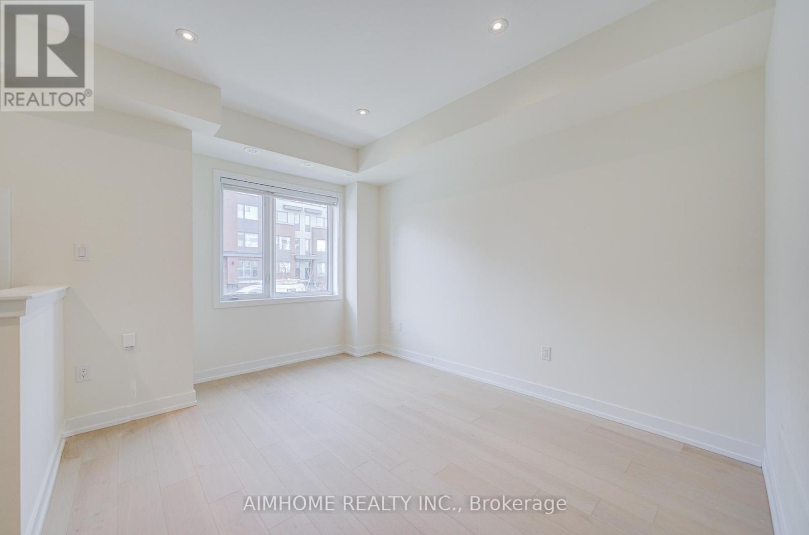 135 Frederick Tisdale Drive, Toronto, Ontario M3K 0C6 - Photo 5 - W12587290