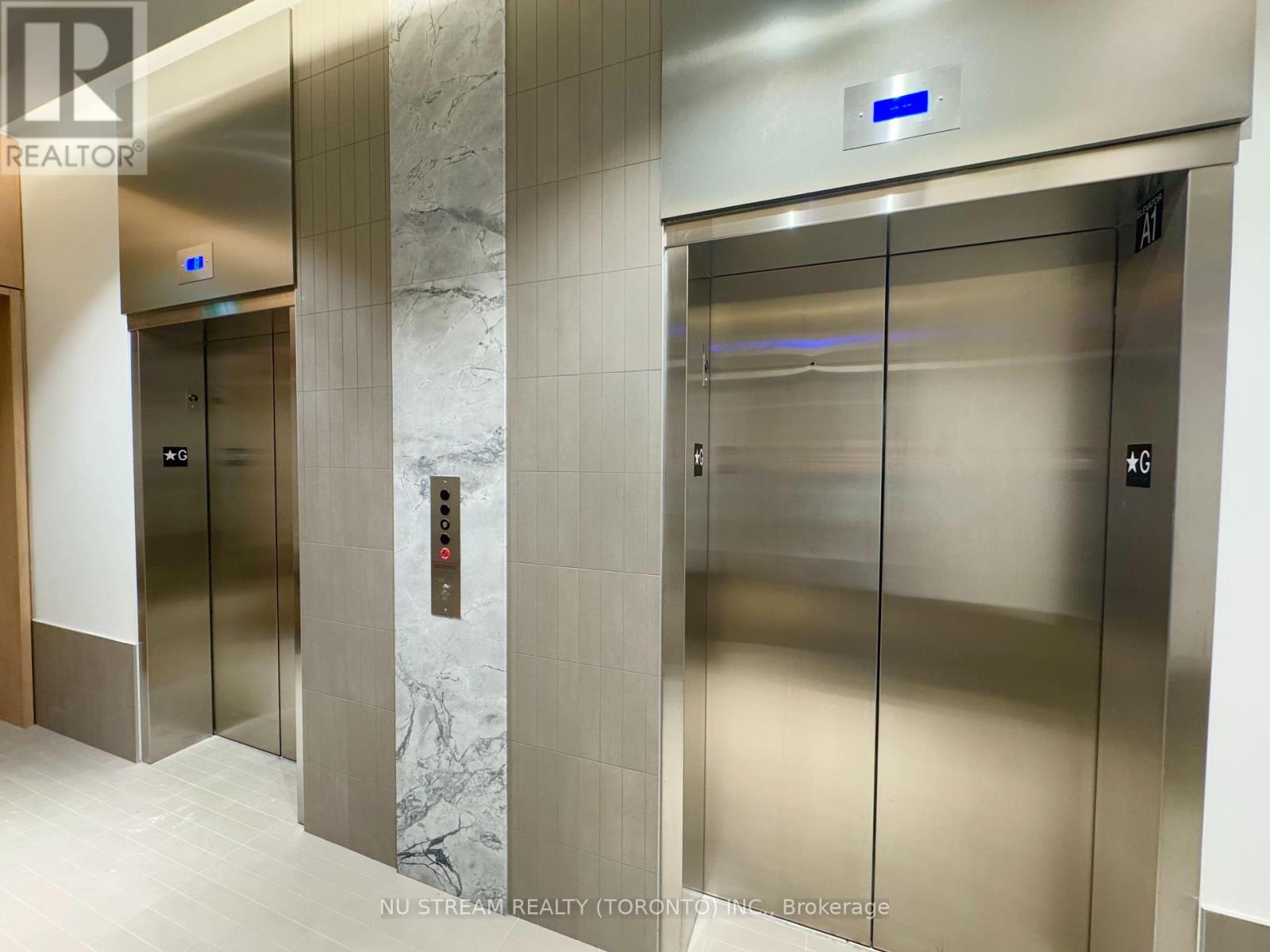 2209 - 395 Square One Drive, Mississauga, Ontario L5B 0C6 - Photo 13 - W12587308